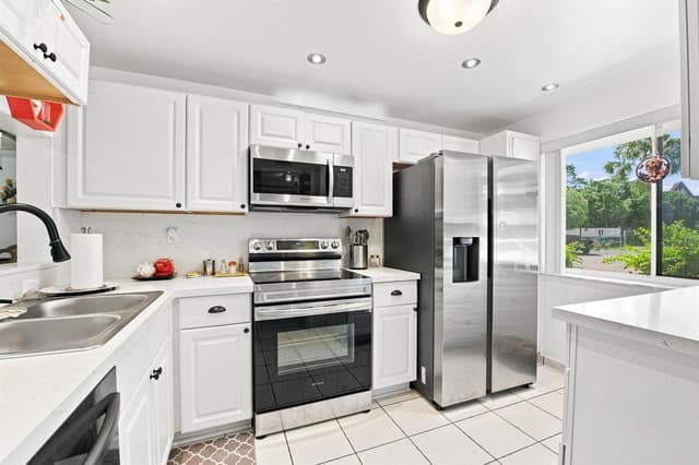 3601 INVERRARY Drive # 107, Lauderhill FL 33319 - Lauderhill, FL - Photo 5