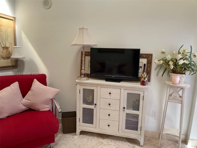 6365 Collins Ave, Miami Beach FL 33141 - Miami Beach, FL - Photo 5