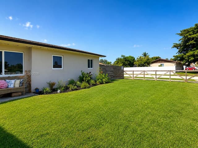1211 NW 18th St, Homestead FL 33030 - Homestead, FL - Photo 4