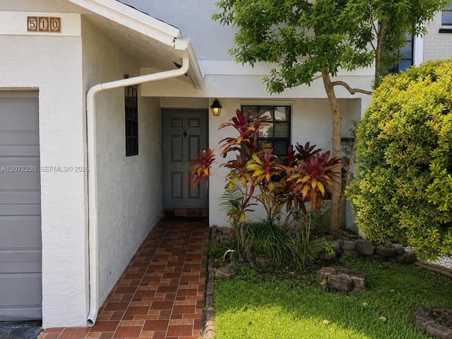 510 NW 103rd Ter, Pembroke Pines FL 33026 - Pembroke Pines, FL - Photo 3