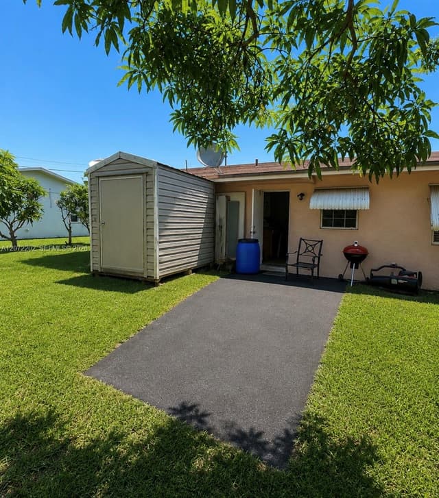 2221 NW 30th Way, Fort Lauderdale FL 33311 - Fort Lauderdale, FL - Photo 3