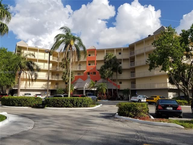 8290 Lake Dr # 440, Doral FL 33166 - Doral, FL - Photo 2