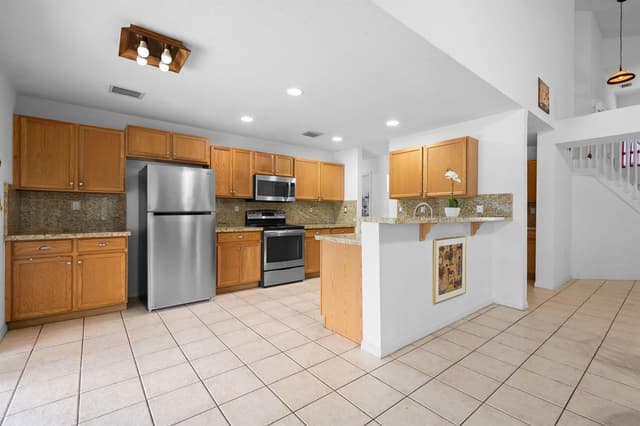 5331 NW 110TH Avenue, Doral FL 33178 - Doral, FL - Photo 6
