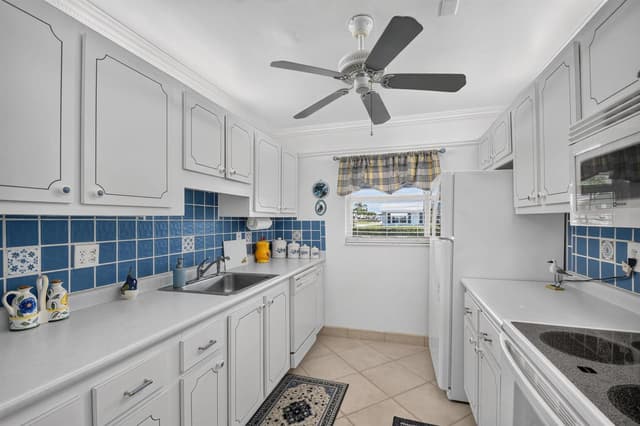 701 SW LAKE Court # 109, Boynton Beach FL 33426 - Boynton Beach, FL - Photo 6