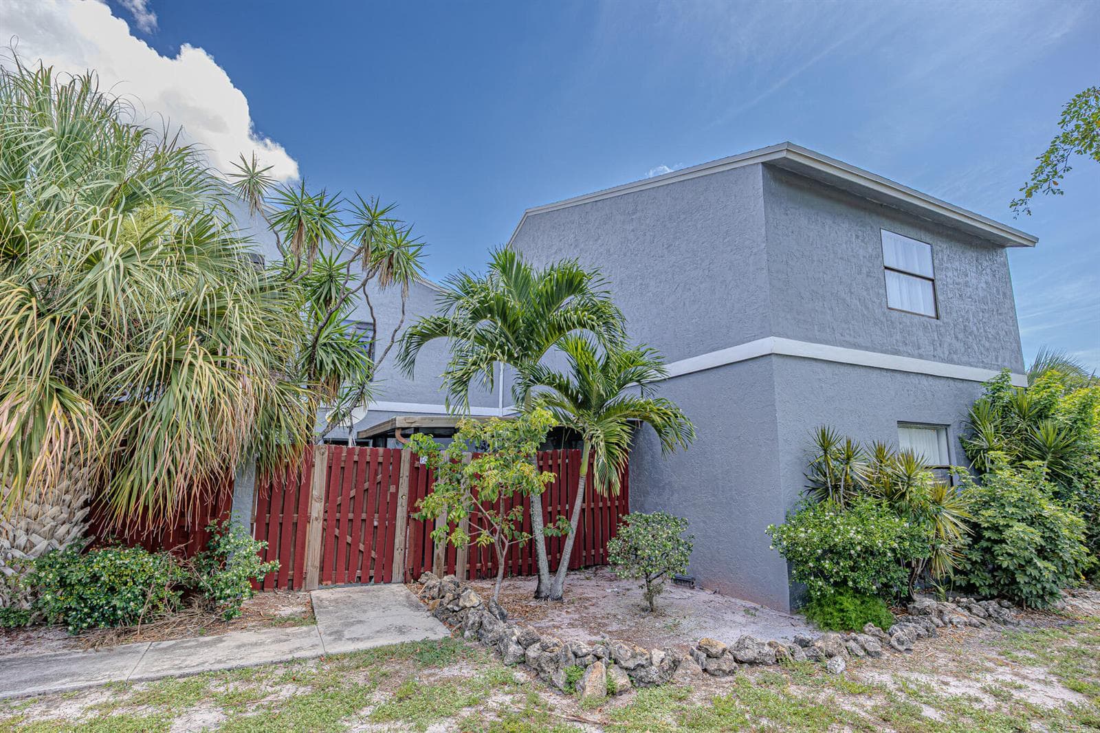 7 CROSSINGS Circle # C, Boynton Beach FL 33435 - Boynton Beach, FL - Photo 1