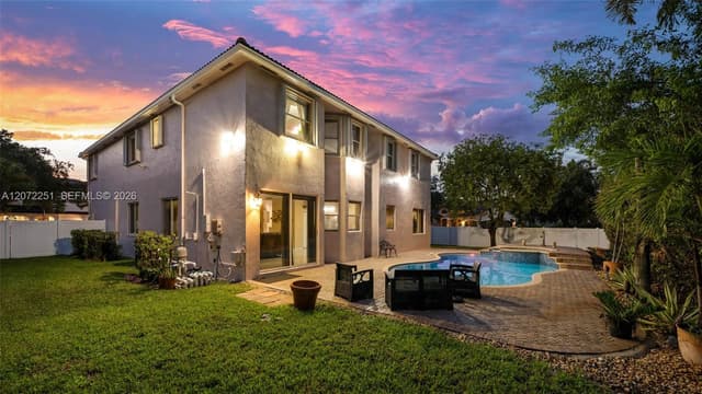 675 SW 159th Ln, Pembroke Pines FL 33027 - Pembroke Pines, FL - Photo 7