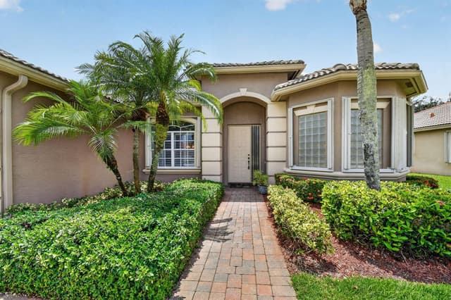 9574 LANTERN BAY Circle, West Palm Beach FL 33411 - West Palm Beach, FL - Photo 2