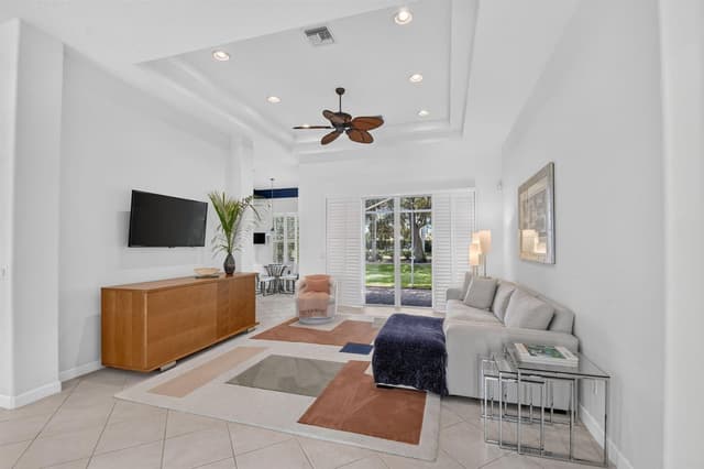 9574 LANTERN BAY Circle, West Palm Beach FL 33411 - West Palm Beach, FL - Photo 4