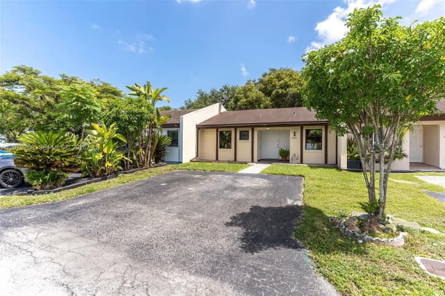 13962 SW 52 LN, Miami FL 33175 - Miami, FL - Photo 3
