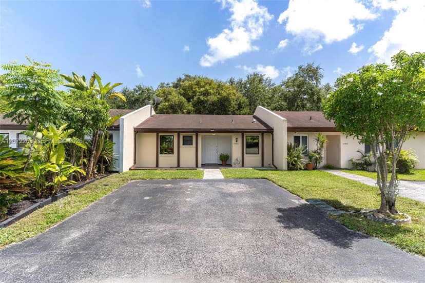 13962 SW 52 LN, Miami FL 33175
