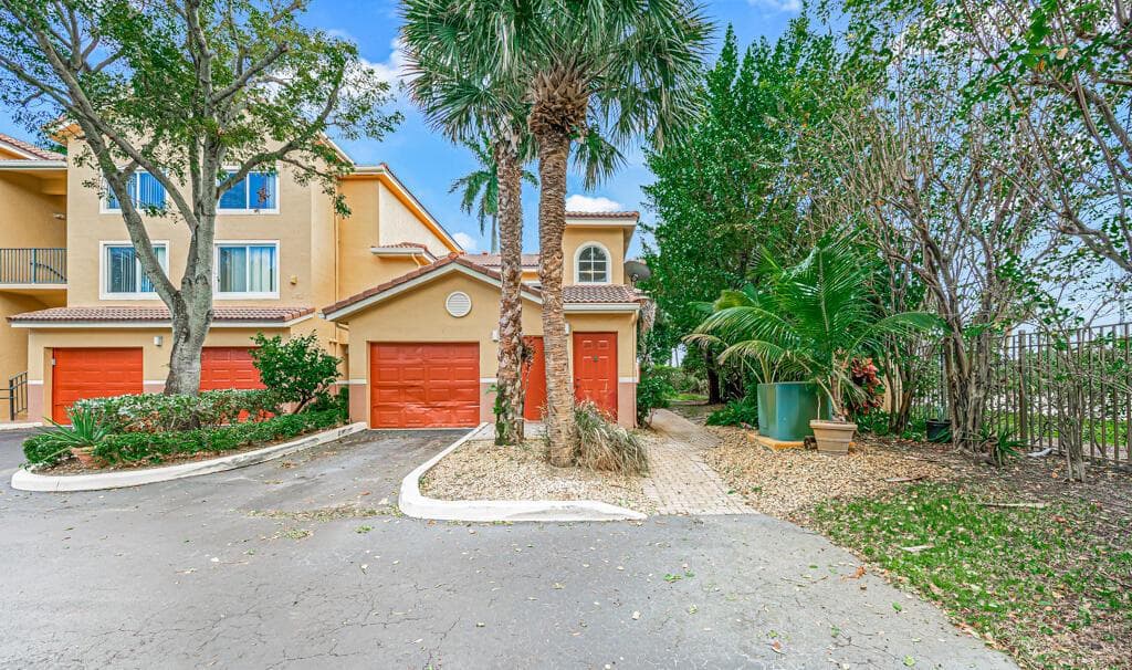 900 Scotia Drive # 206, Hypoluxo FL 33462 - Hypoluxo, FL - Photo 1