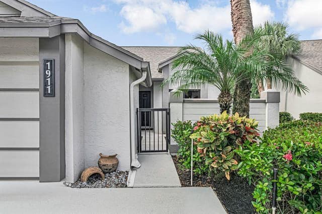 1911 LANDINGS Boulevard, FL 33413 - Photo 5