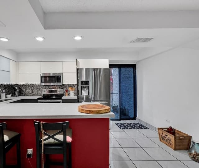 6821 Brookline Dr # 6821, Hialeah FL 33015 - Hialeah, FL - Photo 5