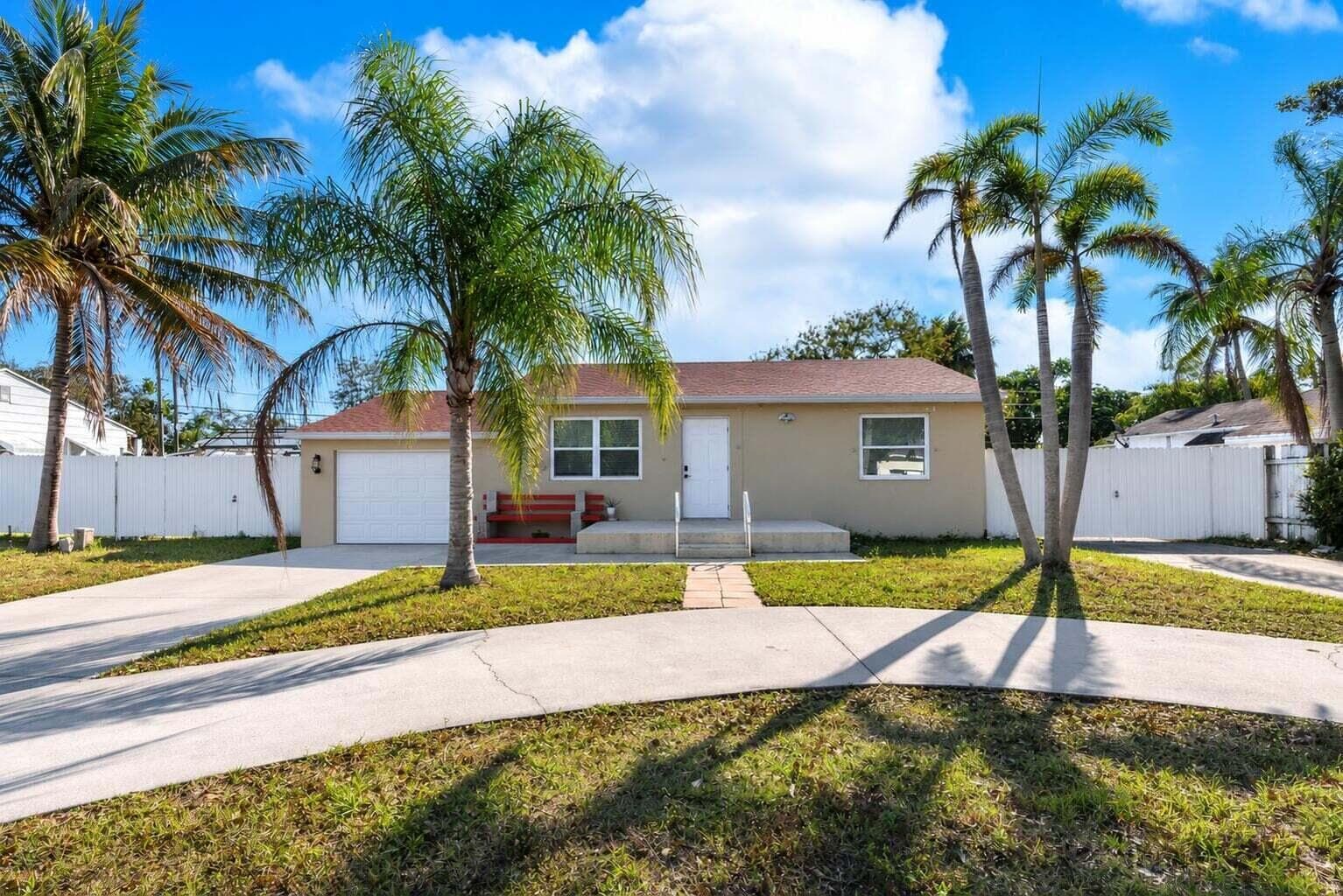 3914 SERUBI Avenue, Palm Springs FL 33461 - Palm Springs, FL - Photo 1