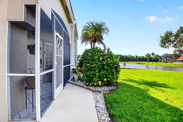 6203 Bear Creek Court, Lake Worth FL 33467 - Lake Worth, FL - Photo 5