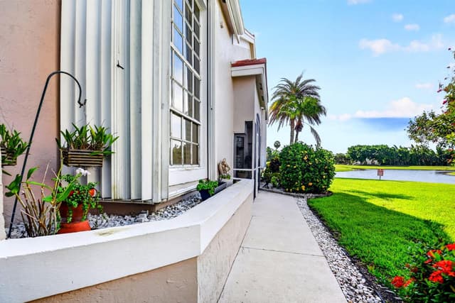 6203 Bear Creek Court, Lake Worth FL 33467 - Lake Worth, FL - Photo 4