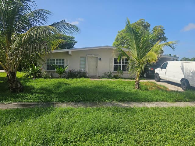 6134 HOGAN CREEK Road, Margate FL 33063 - Margate, FL - Photo 2