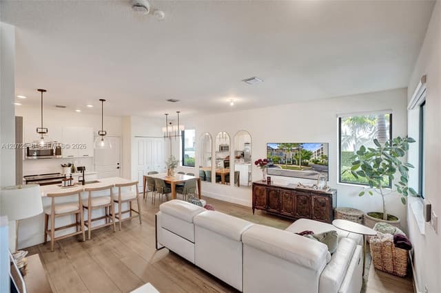 8166 NW 42nd St, Doral FL 33166 - Doral, FL - Photo 2