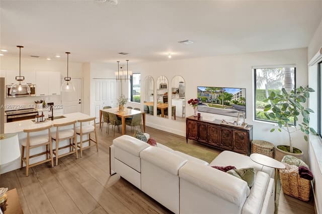 8166 NW 42nd St, Doral FL 33166 - Doral, FL - Photo 3