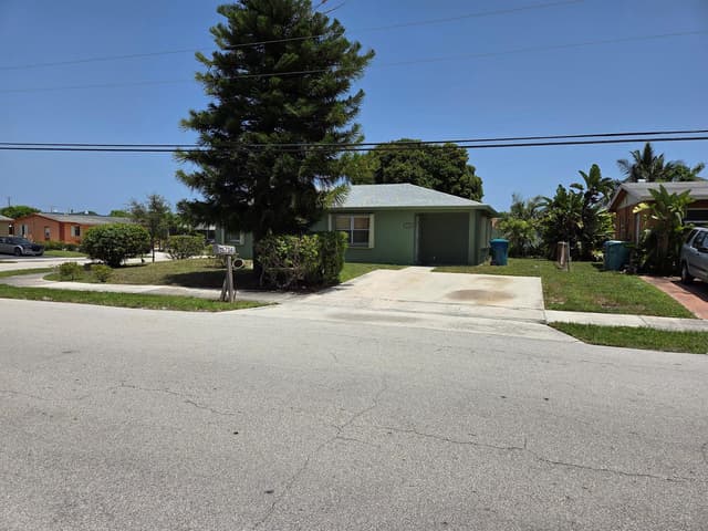 734 NE 1ST Street, Boynton Beach FL 33435 - Boynton Beach, FL - Photo 2
