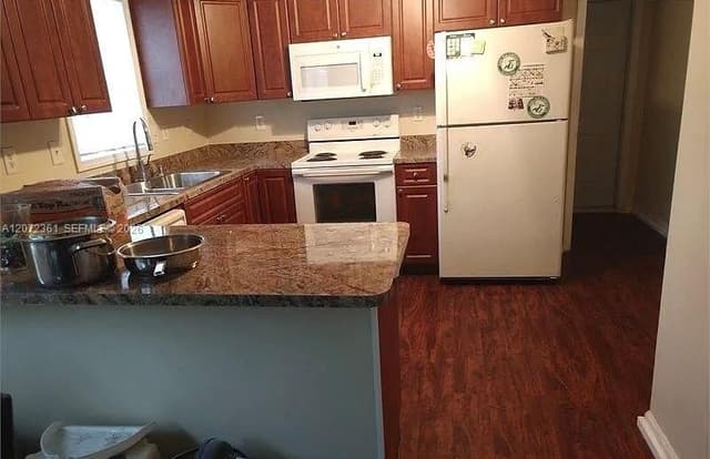 1600 SW 44th Ave, Fort Lauderdale FL 33317 - Fort Lauderdale, FL - Photo 5