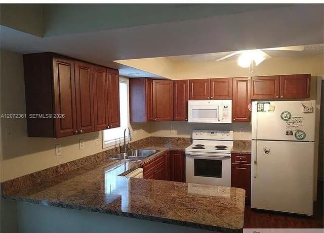 1600 SW 44th Ave, Fort Lauderdale FL 33317 - Fort Lauderdale, FL - Photo 4