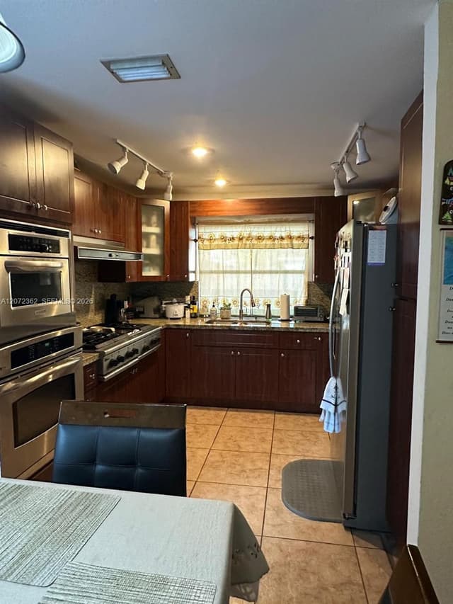 4863 SW 148th Ct, Miami FL 33185 - Miami, FL - Photo 4