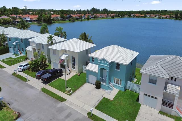 6733 Bayfront Dr, Margate FL 33063 - Margate, FL - Photo 2