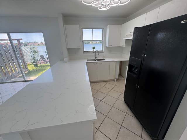 6733 Bayfront Dr, Margate FL 33063 - Margate, FL - Photo 4