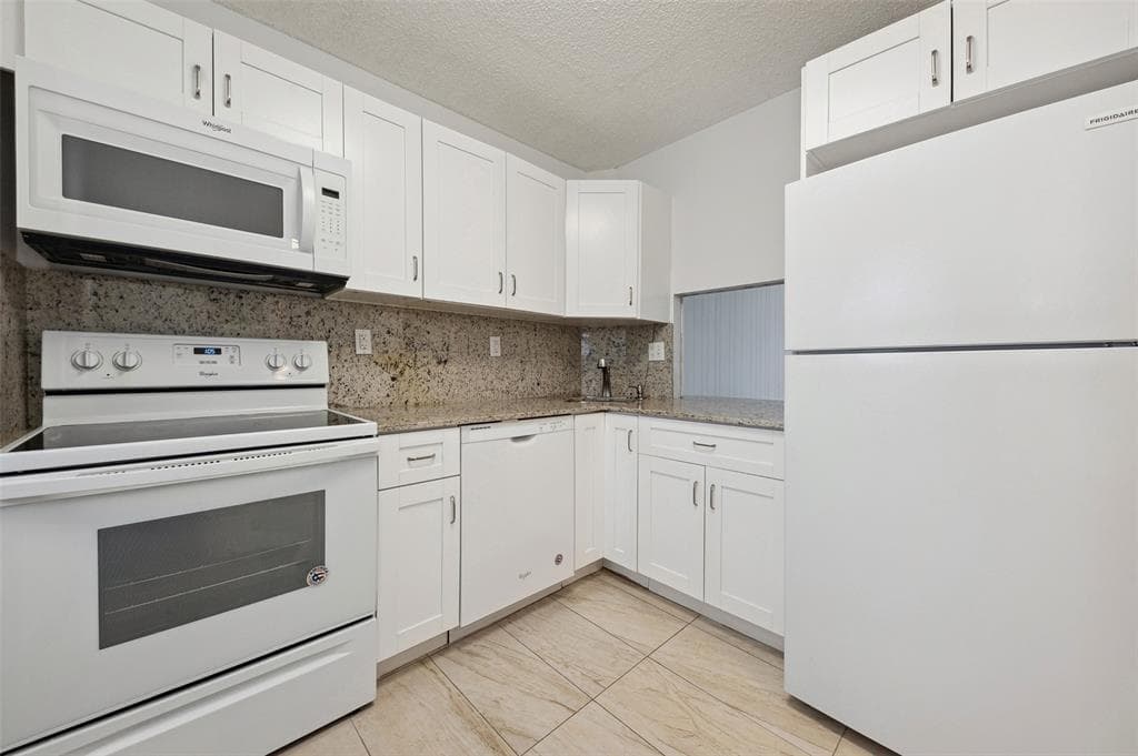 4501 NE 21ST # 109, Fort Lauderdale FL 33308 - Fort Lauderdale, FL - Photo 1