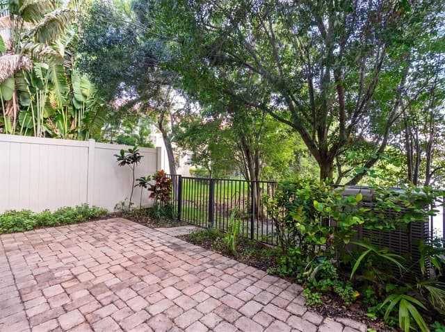 301 LAKE MONTEREY Circle, Boynton Beach FL 33426 - Boynton Beach, FL - Photo 5