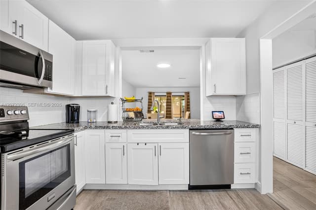 10348 NW 3rd St, Pembroke Pines FL 33026 - Pembroke Pines, FL - Photo 7