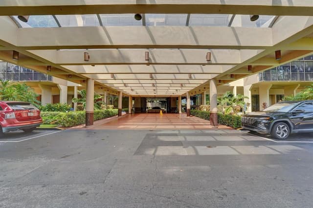 2802 N 46th Avenue # B318, Hollywood FL 33021 - Hollywood, FL - Photo 2