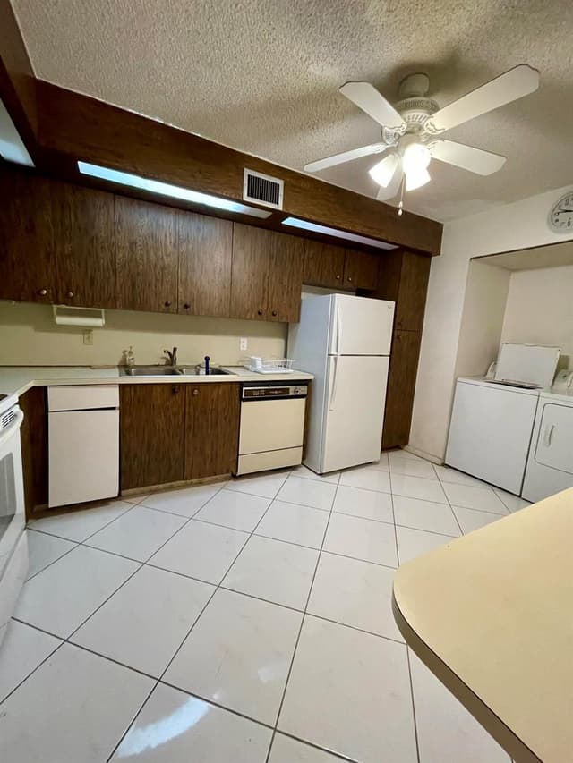 2802 N 46th Avenue # B318, Hollywood FL 33021 - Hollywood, FL - Photo 6