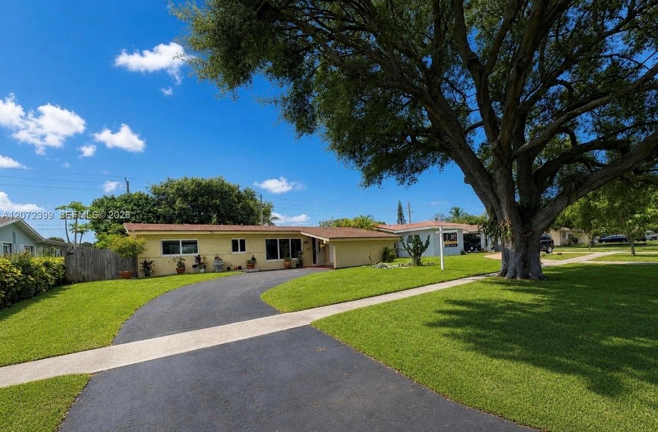 1812 N 45th Ave, Hollywood FL 33021 - Hollywood, FL - Photo 1