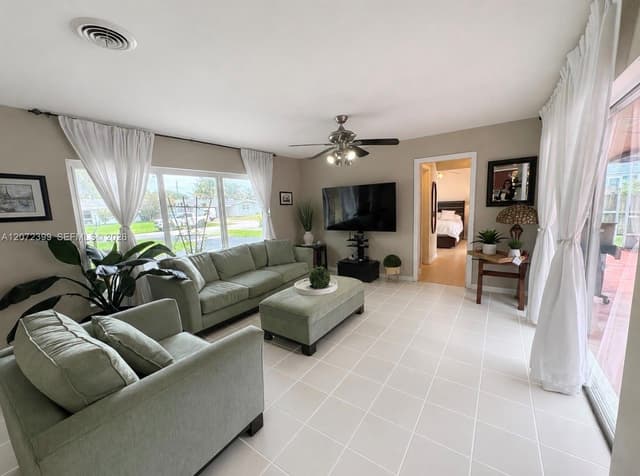 1812 N 45th Ave, Hollywood FL 33021 - Hollywood, FL - Photo 4