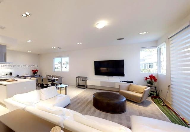 10229 NW 74th Ter, Doral FL 33178 - Doral, FL - Photo 3