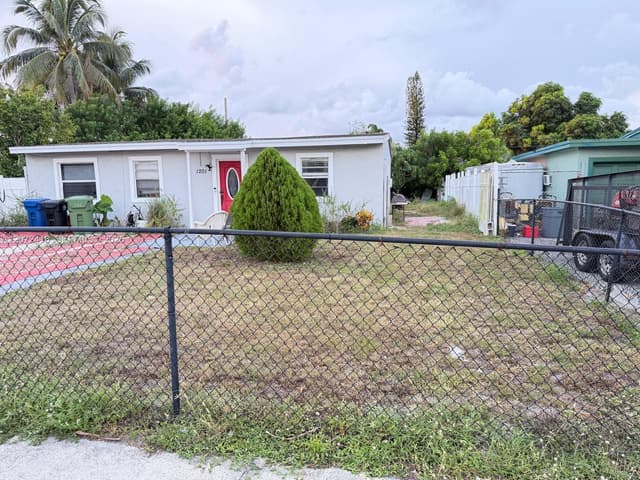 1201 NW 11th Pl, Fort Lauderdale FL 33311 - Fort Lauderdale, FL - Photo 2