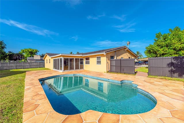 3731 NW 109th Ave, Coral Springs FL 33065 - Coral Springs, FL - Photo 2