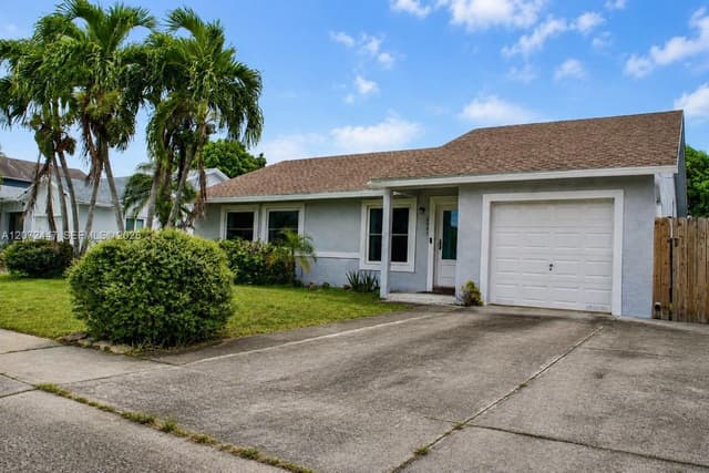 2001 SW 87th Ave, North Lauderdale FL 33068 - North Lauderdale, FL - Photo 2
