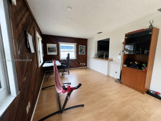 2001 SW 87th Ave, North Lauderdale FL 33068 - North Lauderdale, FL - Photo 6
