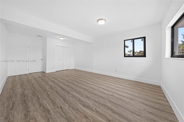 1014 W 66th St, Hialeah FL 33012 - Hialeah, FL - Photo 6