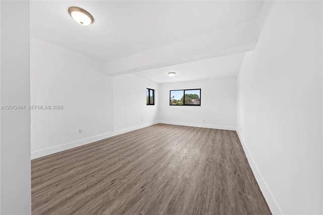 1014 W 66th St, Hialeah FL 33012 - Hialeah, FL - Photo 5