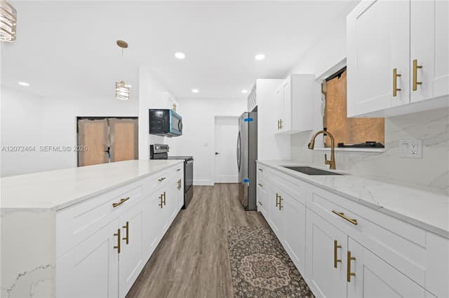 1014 W 66th St, Hialeah FL 33012 - Hialeah, FL - Photo 4