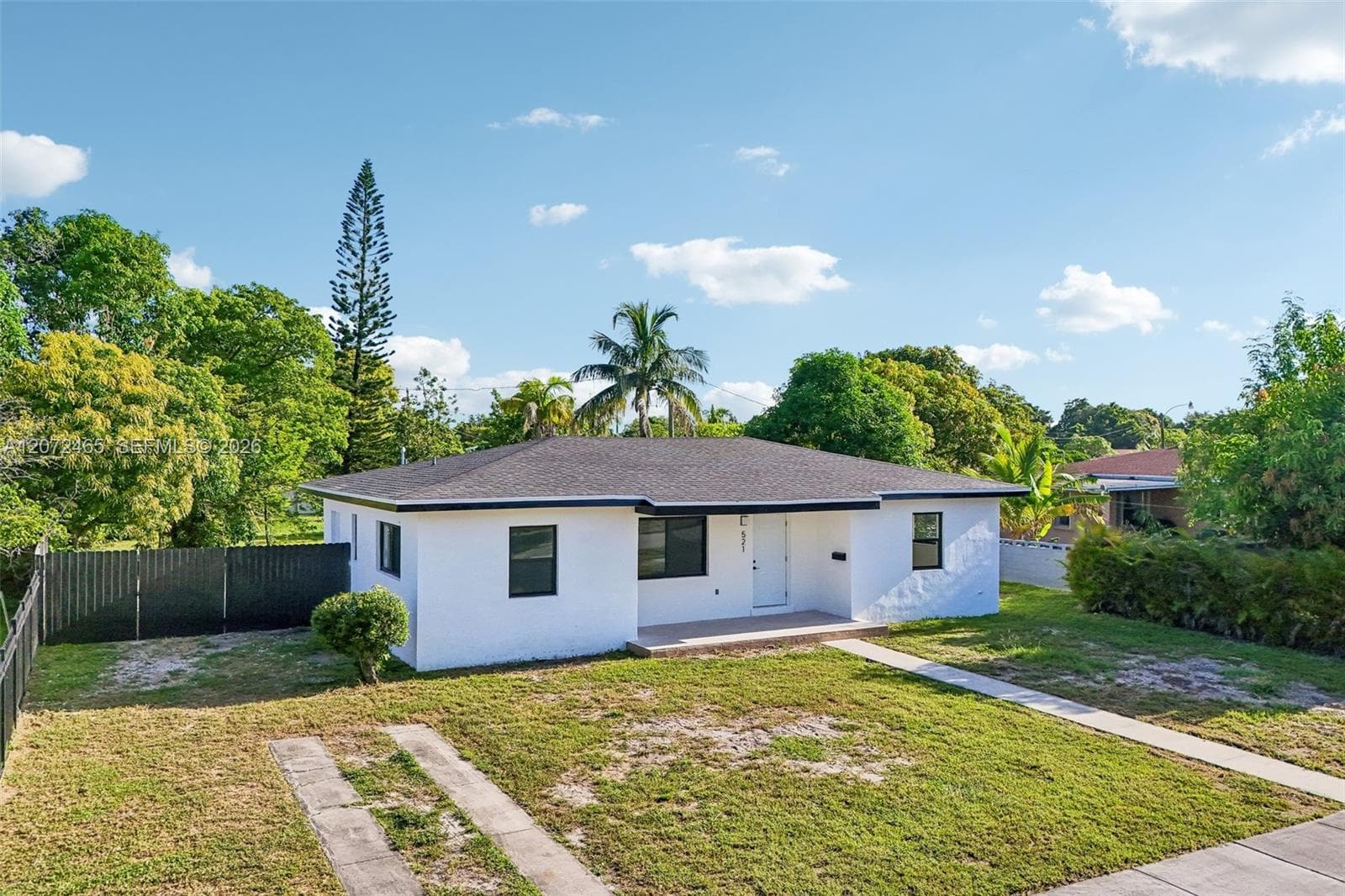 521 NW 189th Ter, Miami Gardens FL 33169 - Miami Gardens, FL - Photo 1