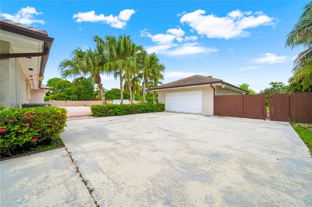 15720 SW 252nd St, Homestead FL 33031 - Homestead, FL - Photo 6