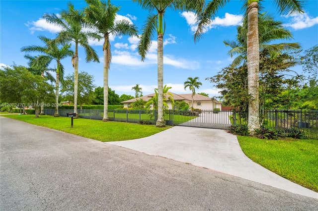 15720 SW 252nd St, Homestead FL 33031 - Homestead, FL - Photo 3