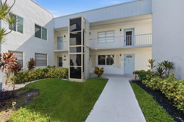 396 Saxony I, Delray Beach FL 33446 - Delray Beach, FL - Photo 6