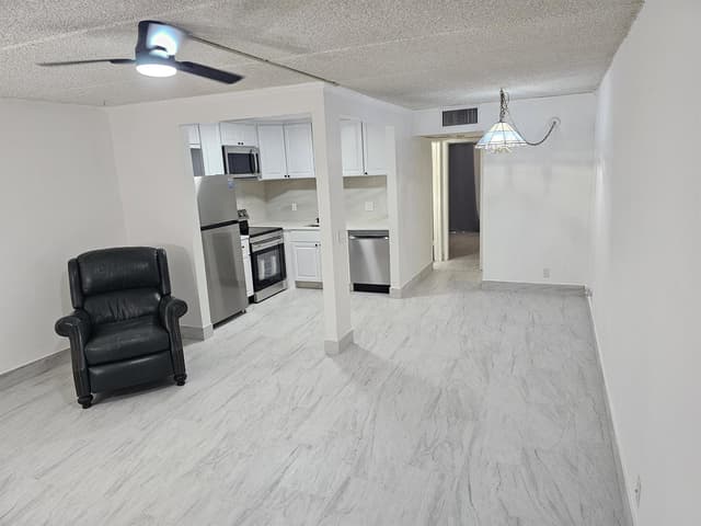 555 Purdy Lane # 114, Palm Springs FL 33461 - Palm Springs, FL - Photo 2