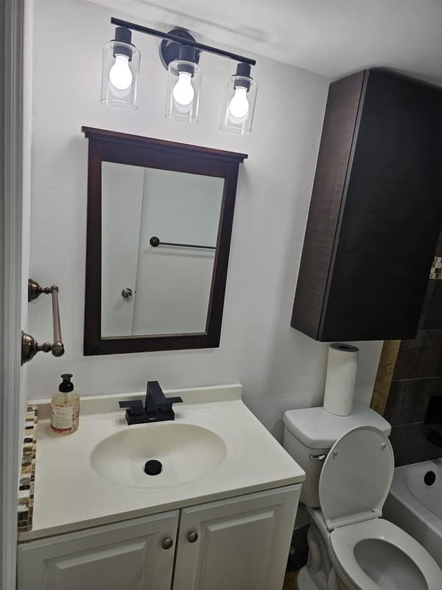 555 Purdy Lane # 114, Palm Springs FL 33461 - Palm Springs, FL - Photo 3